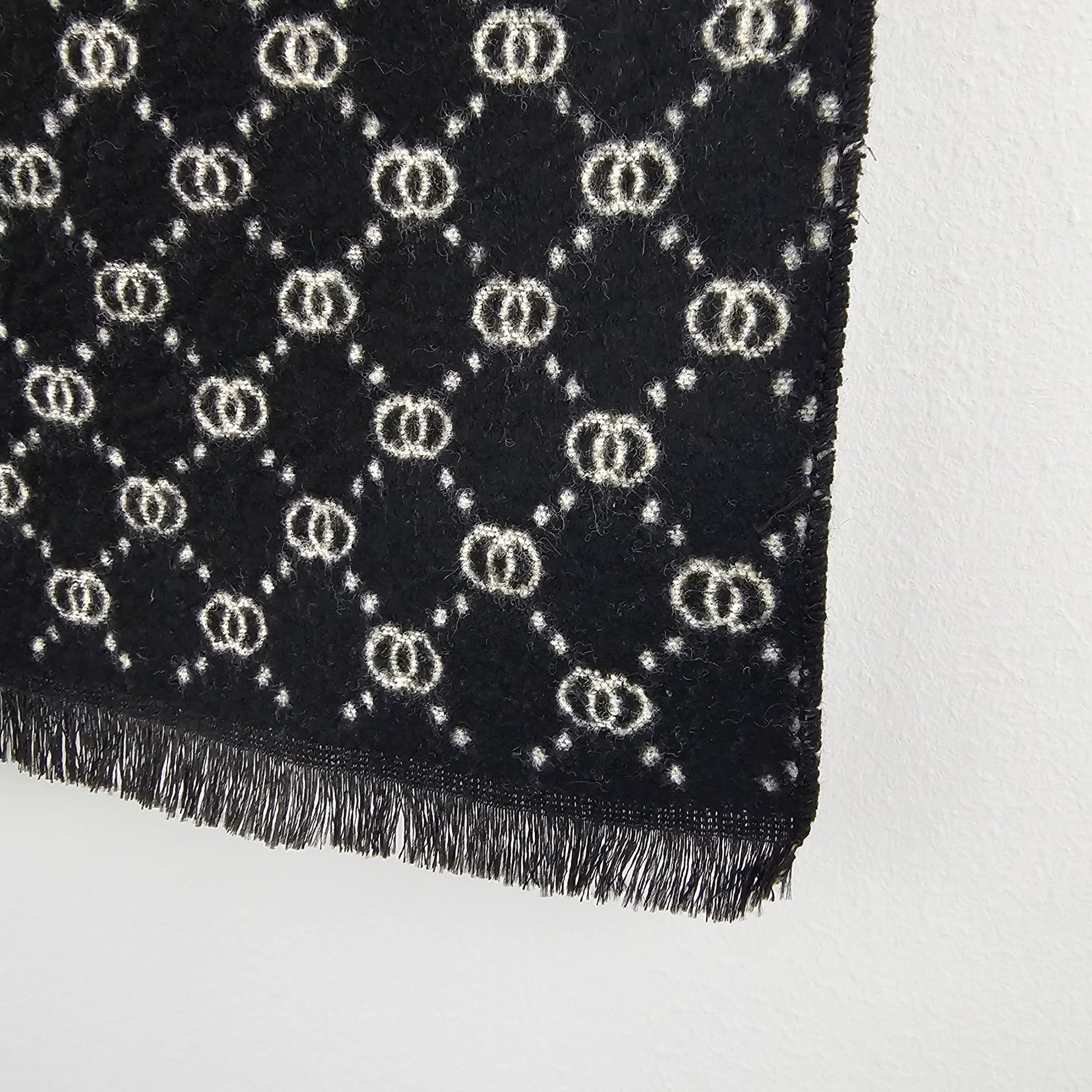 Brown Design Scarf - Stylish and Versatile Accessory - THEGENTSEDIT