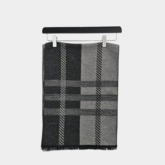 Gray Lined Scarf - Stylish and Versatile Accessory - THEGENTSEDIT