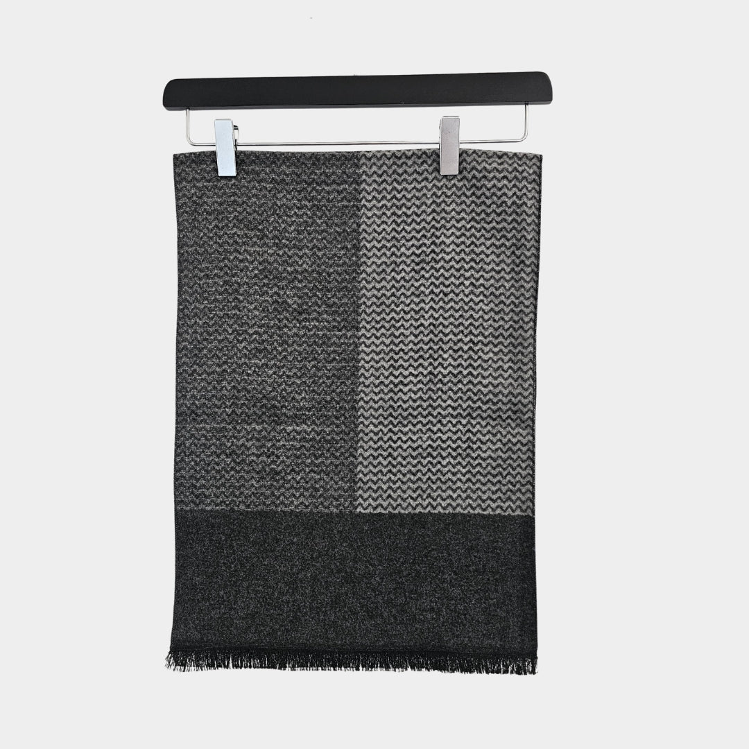Grey Scarf - Stylish and Versatile Accessory - THEGENTSEDIT